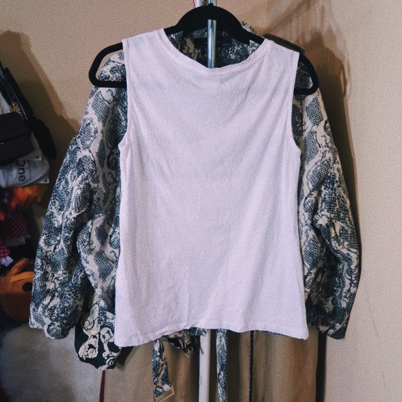 Fashion Tank Top - Picture 2 of 3